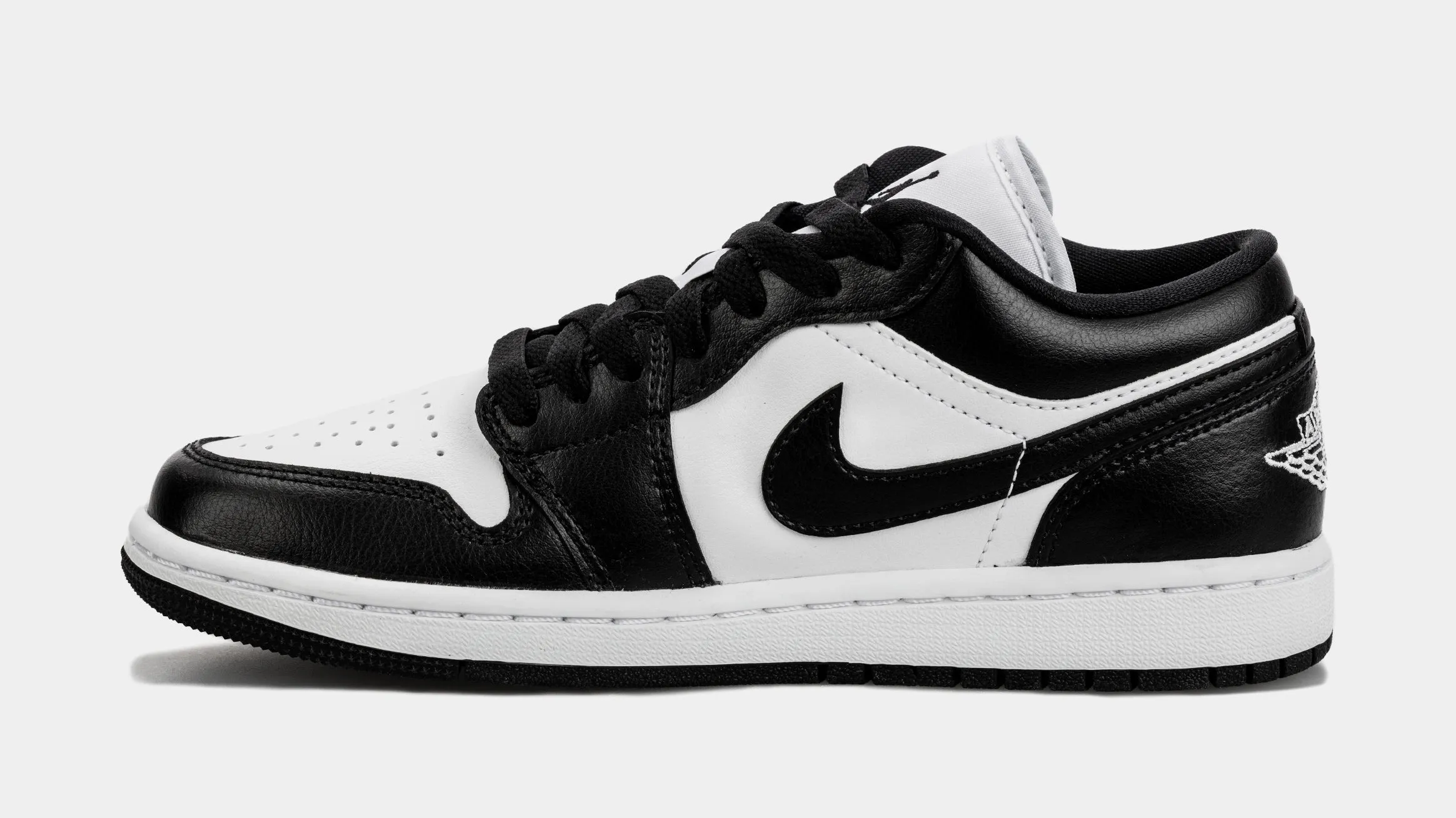 Air Jordan 1 Retro Low Panda Womens Lifestyle Shoes (Black/White)