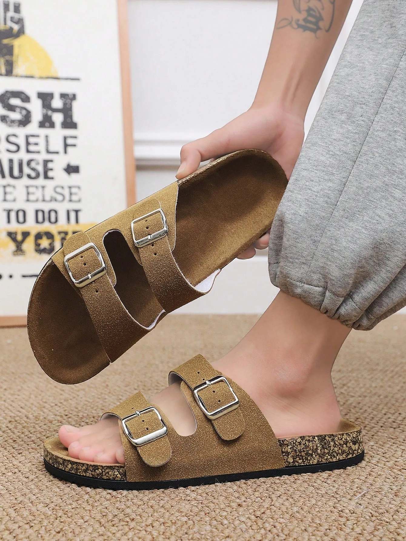 Fashionable Flat Cork Slippers With Buckle, Leisurely Style For Summer, Unisex Beach Sandals With Single Buckle For Outdoor Casual Wear